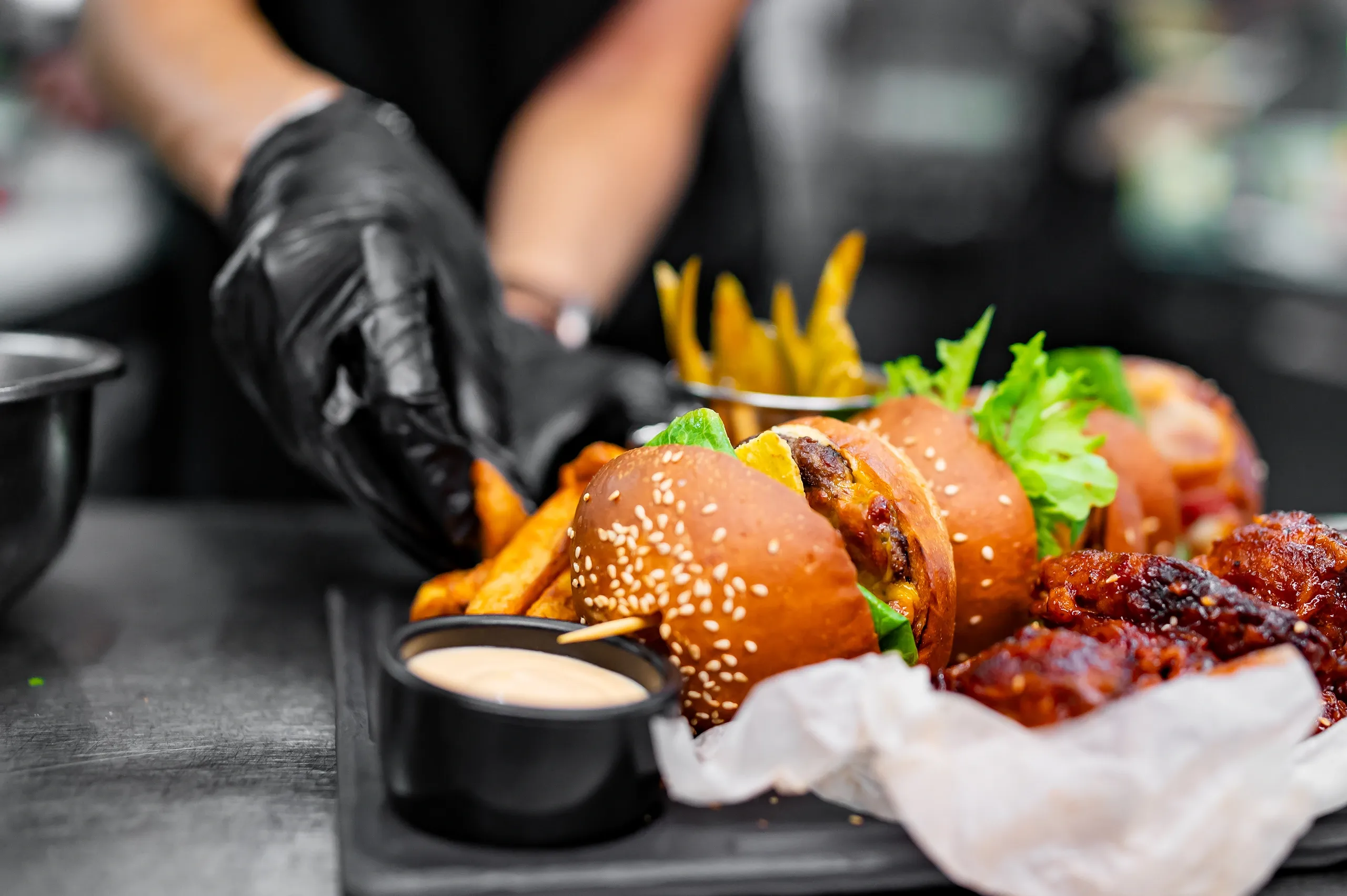 Frisk burgerproduktion hos MFC Odense
